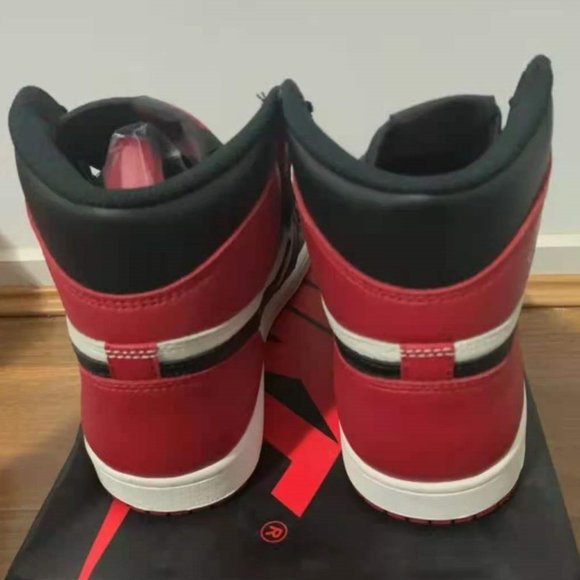 Air Jordan 1 Mid Chicago Toe main image 7